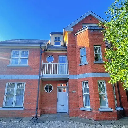 Peaceful With Garden & Creek - New Cozy Δωμάτια σε οικογενειακή κατοικία