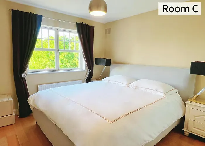 Peaceful With Garden & Creek - New Cozy Проживание в семье